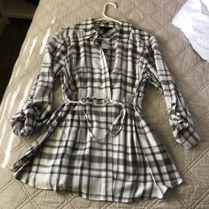 A pea in the pod maternity top